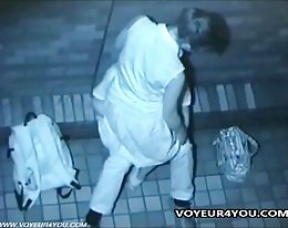 Tyttö on venyttänyt häpyhuulet