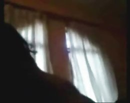 Mummo perseestä ulkona