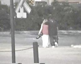 Tyttö nauttii anaali