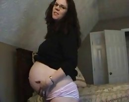 Katie Cummings vie kaikki bi-Bi-si