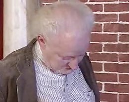 Isä - paha tyttö saa munaa