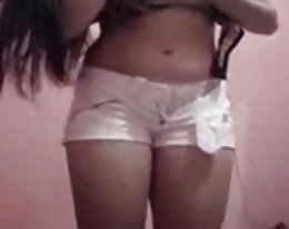 Mummo saa pukeutunut