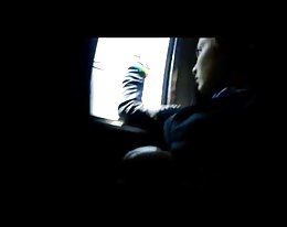 Nainen kielen sisällä pillua tihkuu