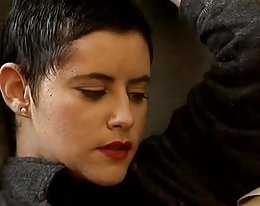 Olen lävistetty - lävistetty euro milf imee ja vittu