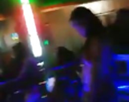 MILF on nuorempi poika real kotitekoisia