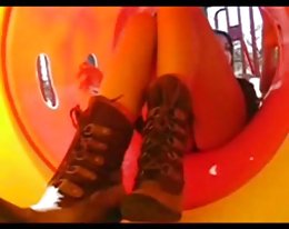 Korealainen taiteilija Alaston eroottisia