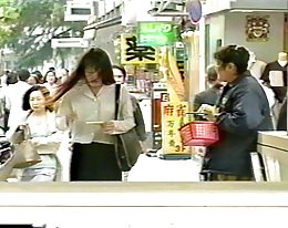 kaksi kuuma mummojen syövät toisiaan