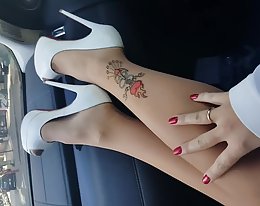 Unkarin lyhytkarva mummon kanssa nuori poika