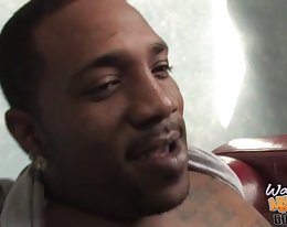 kiimainen poikapuoli oikeudessa paukuttaa hänen suihkun jälkeen