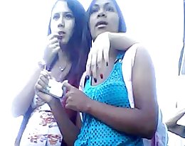 nuori brunette on tehnyt Peltoriville