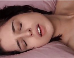 Busty Amy rakastaa bi-Bi-si