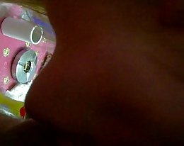 amatööri mama masturboida yksin