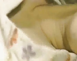 Raylene kellot ei askel-tyttären saada kuseen ja masturboi