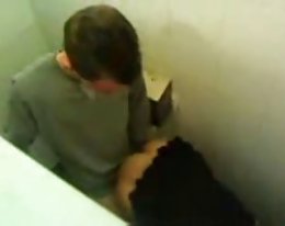 Maria Moore fishnet sukkahousuja