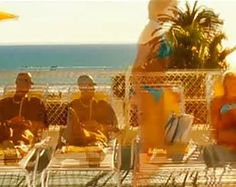 Suussa ja naamasi Lauren Phoenix